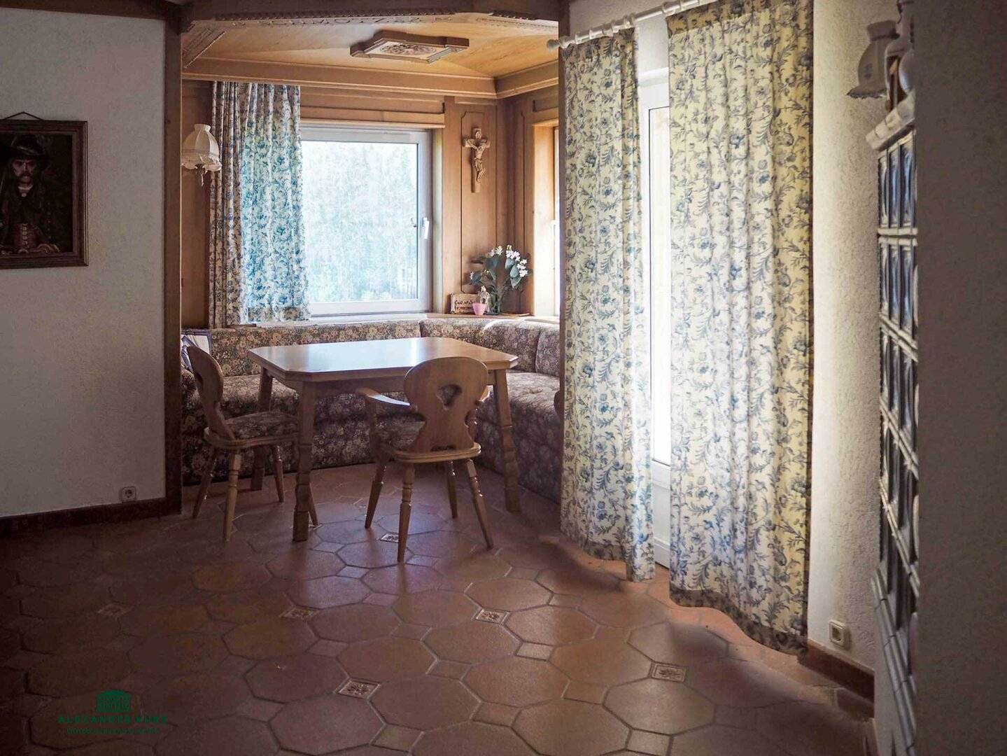 Haus in Alleinlage mit traumhafter Aussicht auf den Attersee