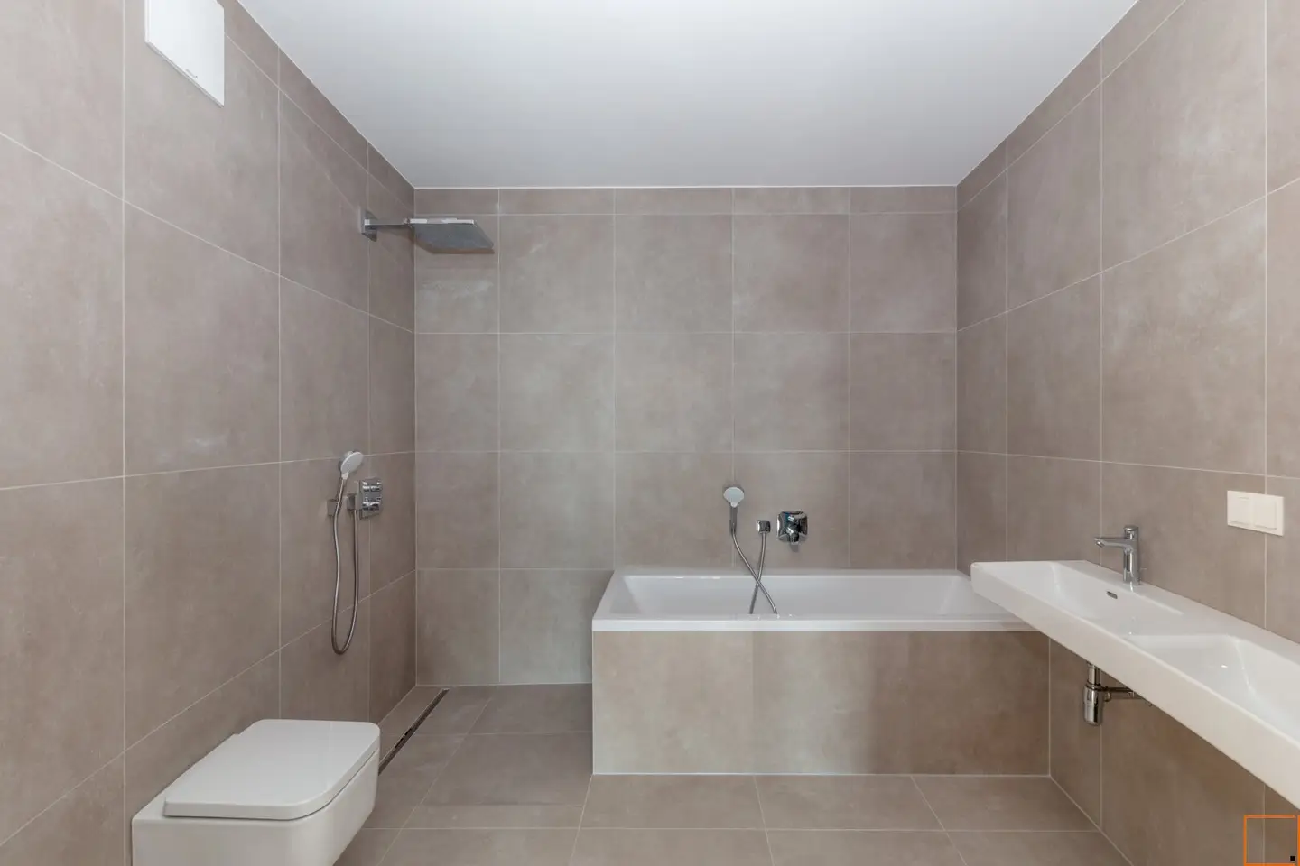 Living at Heuberg: Attic apartment with a view over the capital