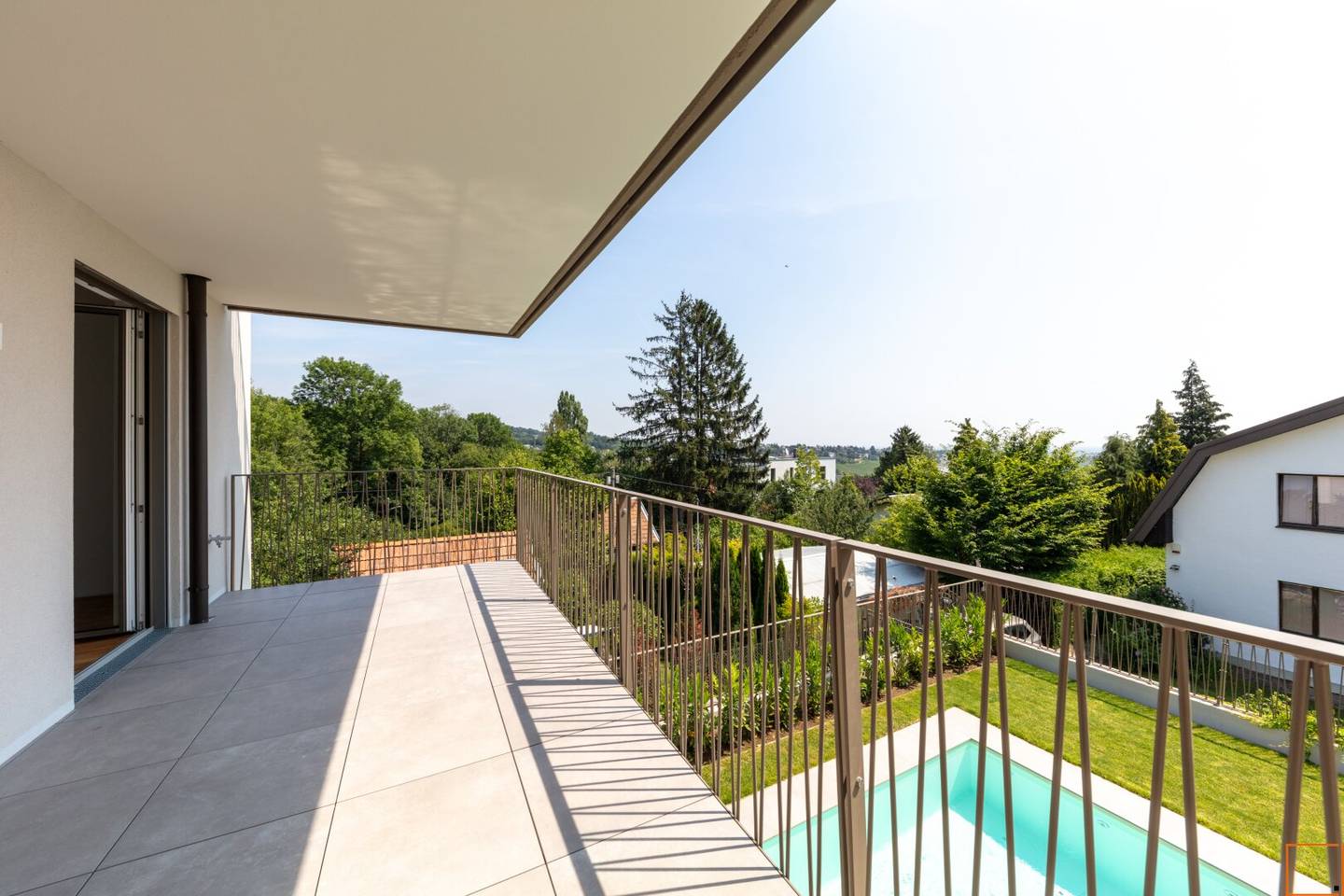 Living at Heuberg: Attic apartment with a view over the capital