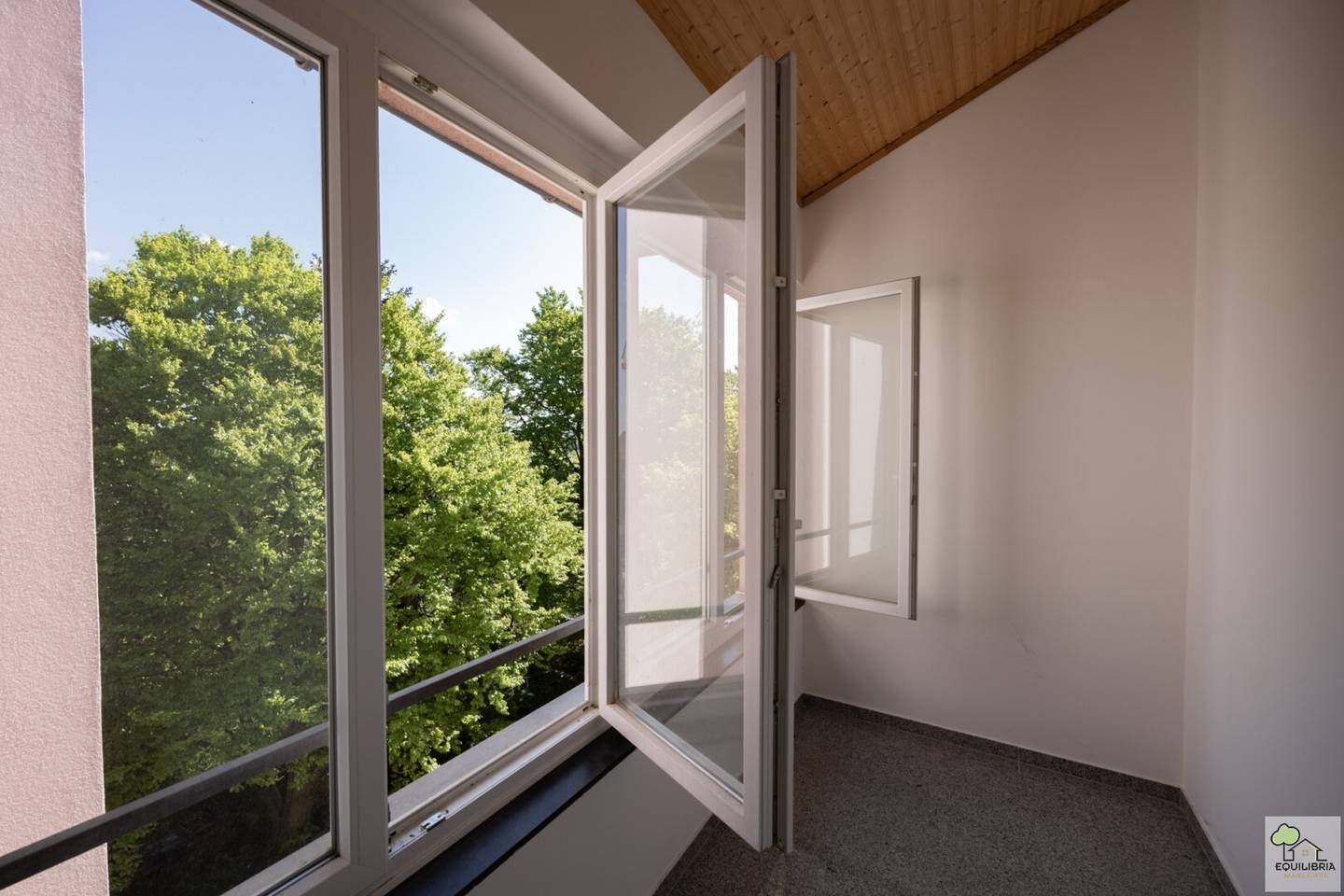 ACHTUNG NEUER PREIS - Traumhafter Ausblick - Heller, moderner Familienwohntraum mit Loggia &amp; Klimaanlage