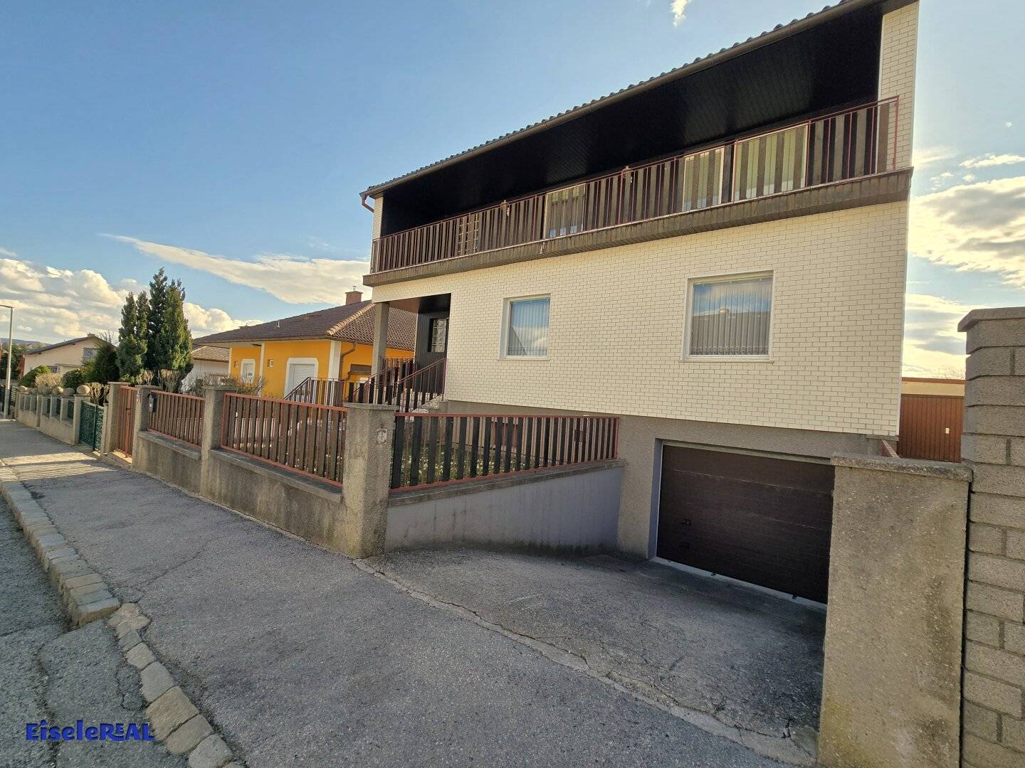 Älteres Einfamilienhaus sucht neue Besitzer mit jungen Ideen!