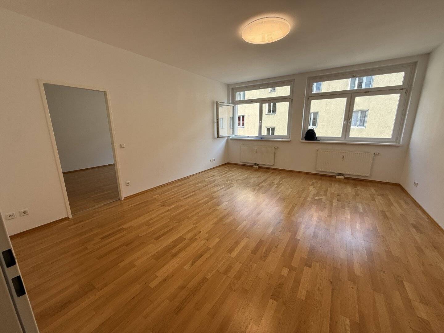 Charming 2-room newly built apartment near Stadthalle available to rent immediately