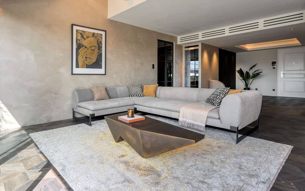 Exclusive attic apartment: A unique masterpiece in design