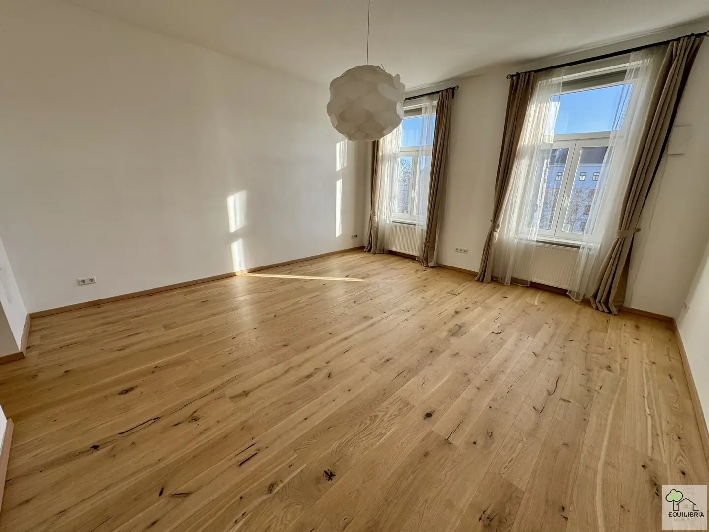 Wunderschöne 2,5-Zimmer Balkonwohnung in Top-Zustand