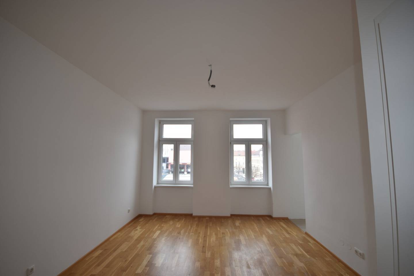 "17 BEZIRK - Modern sanierte Garconiere mit Altbauflair"
