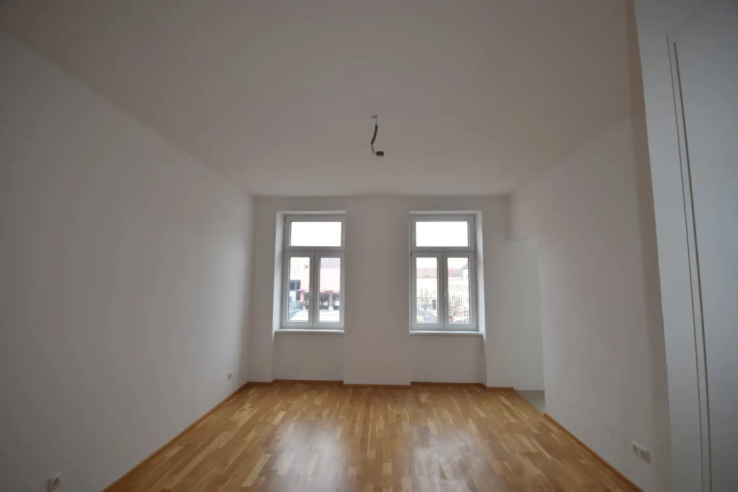 "17 BEZIRK - Modern sanierte Garconiere mit Altbauflair"