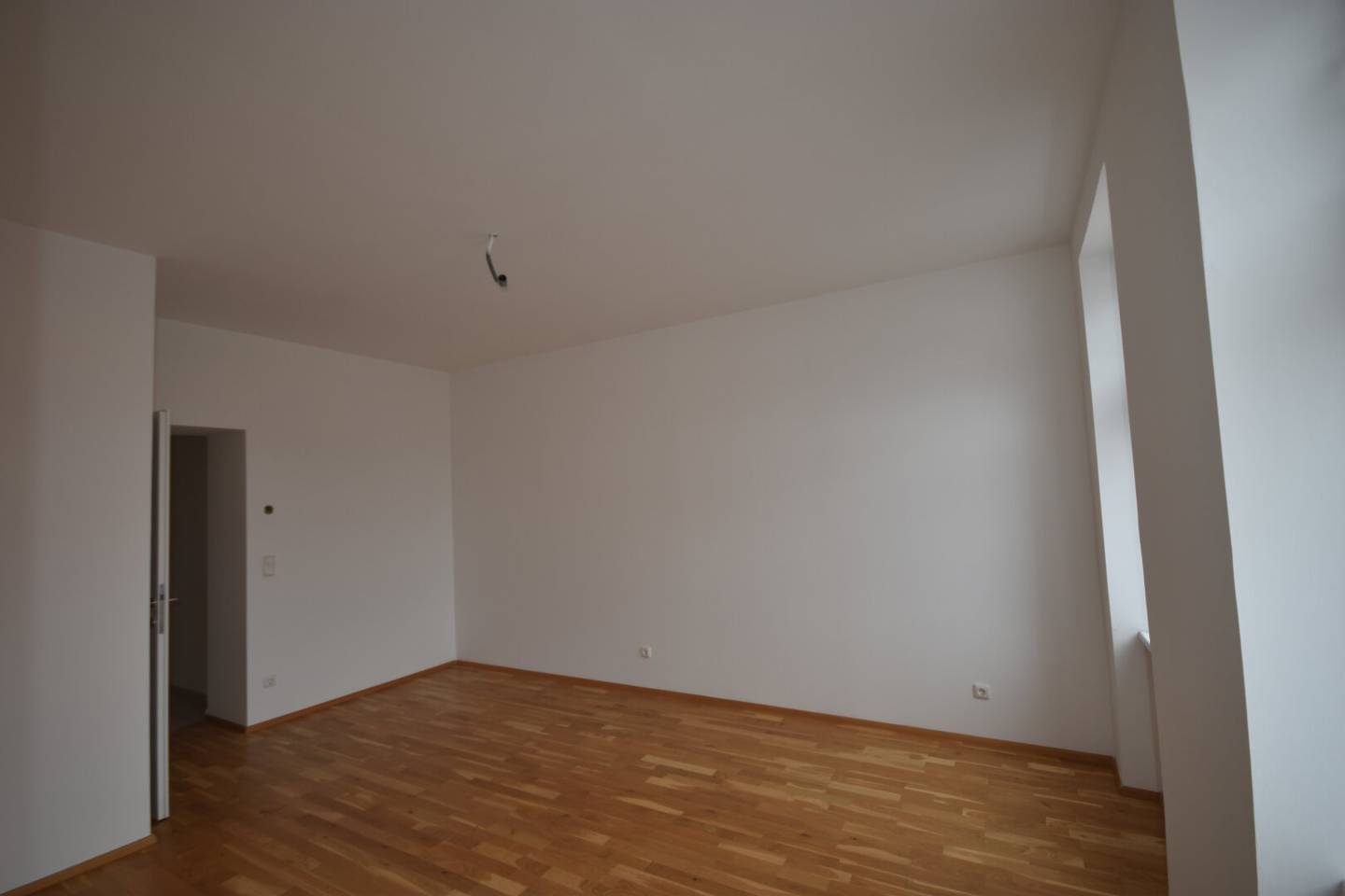 "17 BEZIRK - Modern sanierte Garconiere mit Altbauflair"