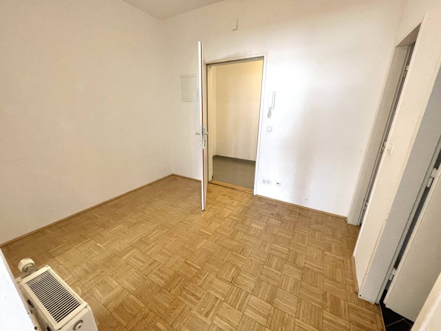Modern 2-room apartment with fitted kitchen and elevator for rent in 1150 Vienna
