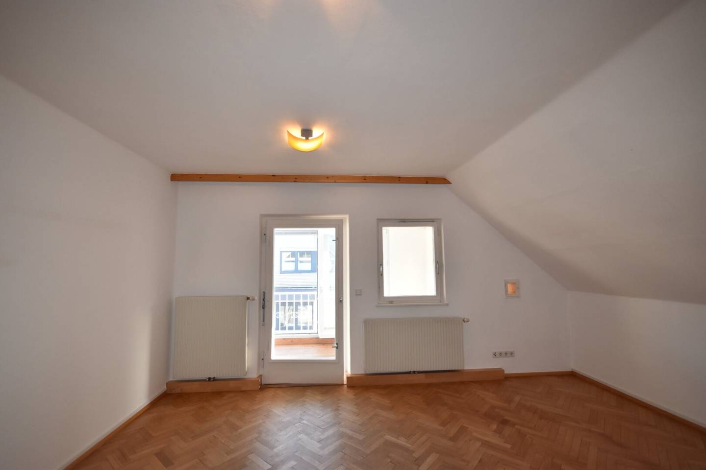 PARSCH - Renovated apartment building with 3 apartments in prime location