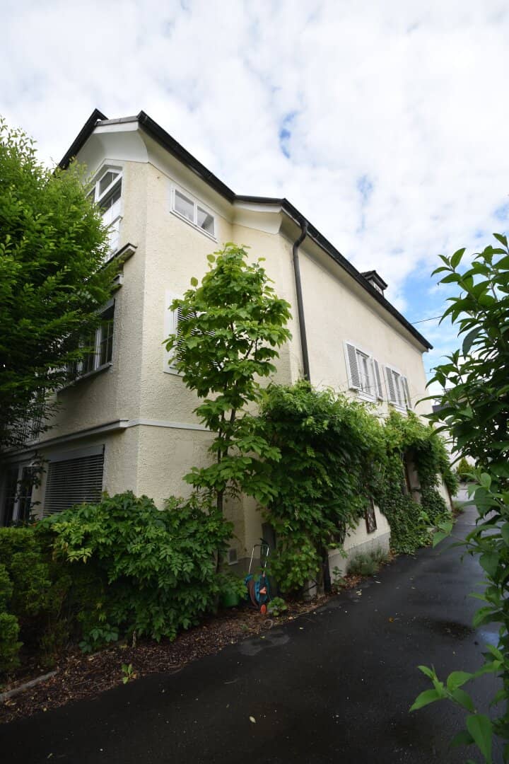 PARSCH - Renovated apartment building with 3 apartments in prime location