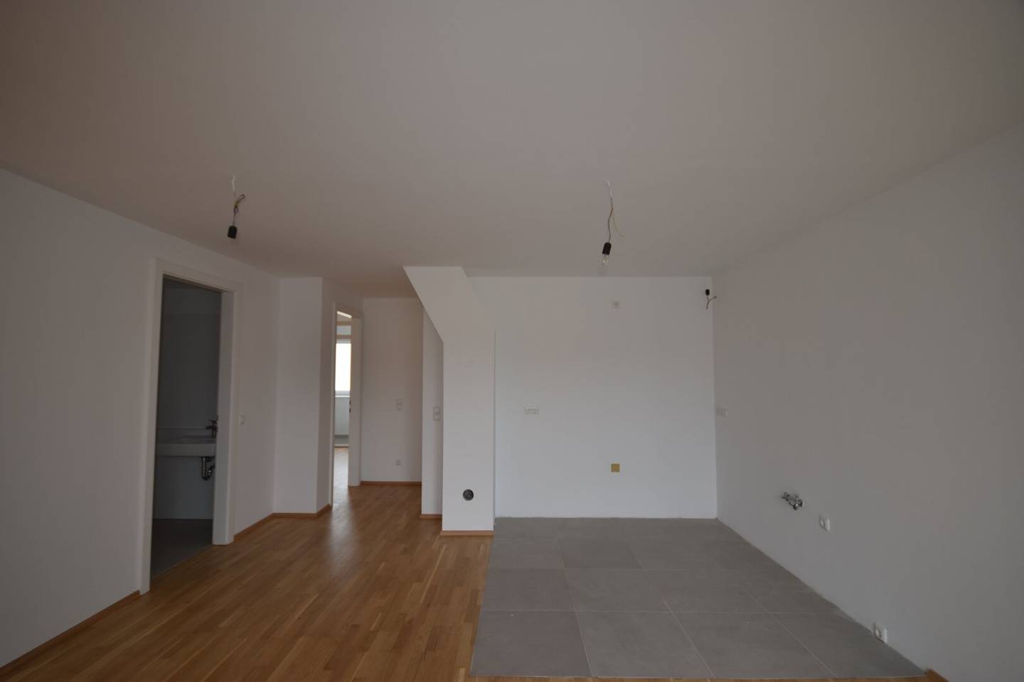 17th District - Bright 2-room apartment with terrace and loggia