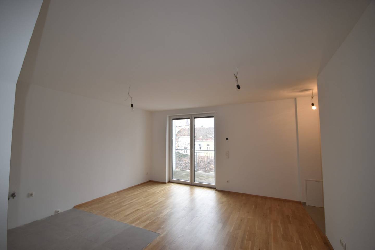 17th District - Bright 2-room apartment with terrace and loggia