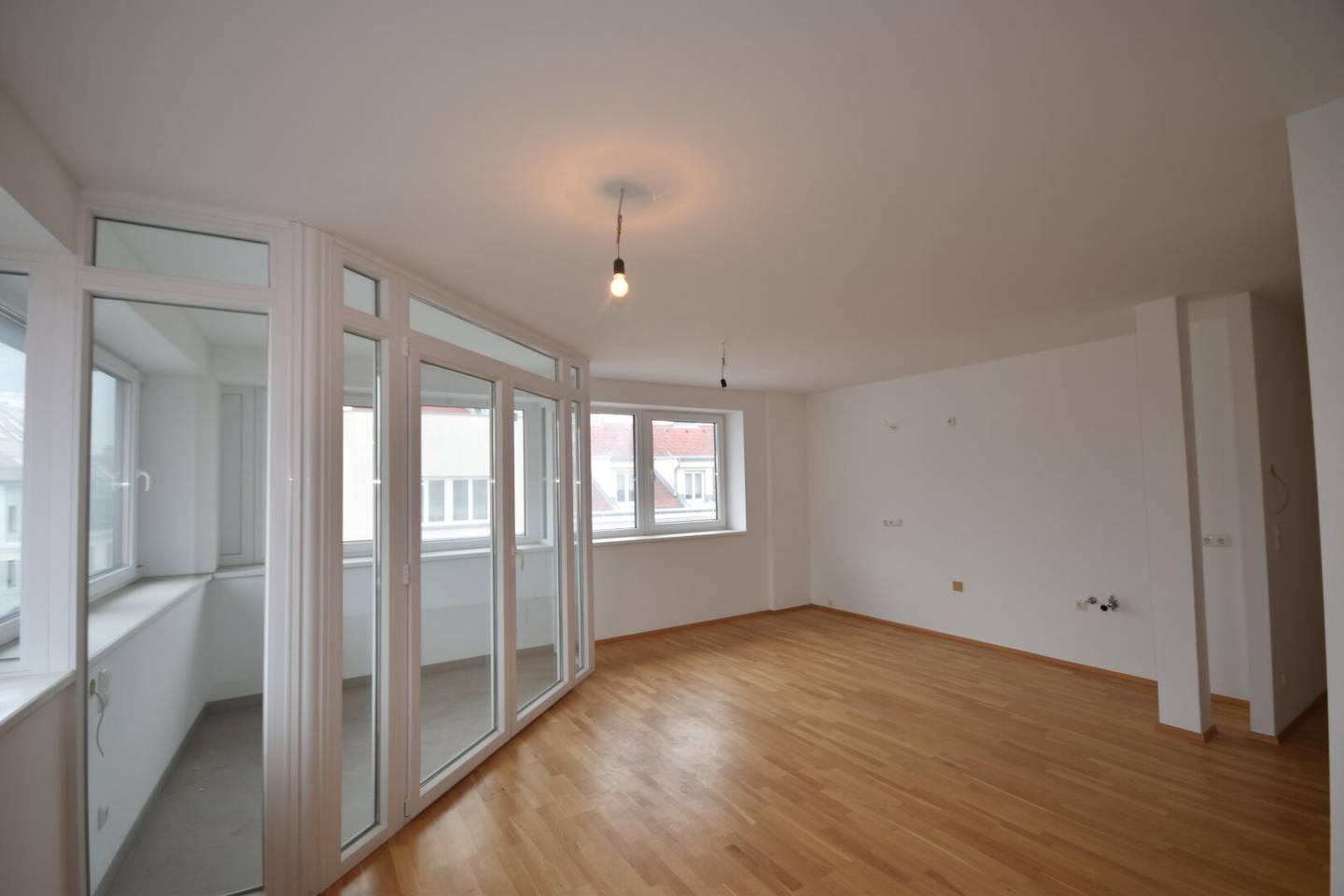 17. BEZIRK - Gemütliche und helle 2-Zimmer-Wohnung mit Loggia