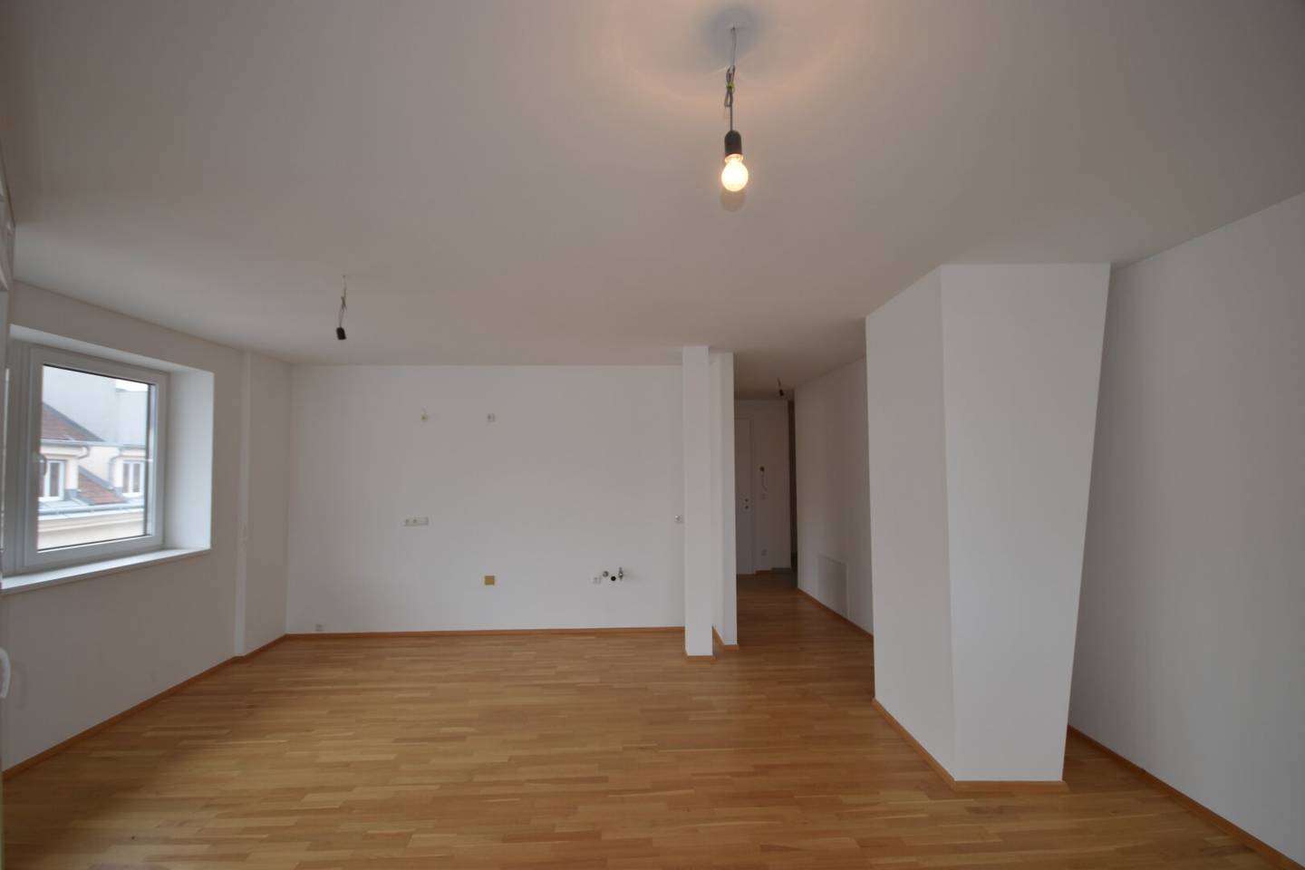 17. BEZIRK - Gemütliche und helle 2-Zimmer-Wohnung mit Loggia