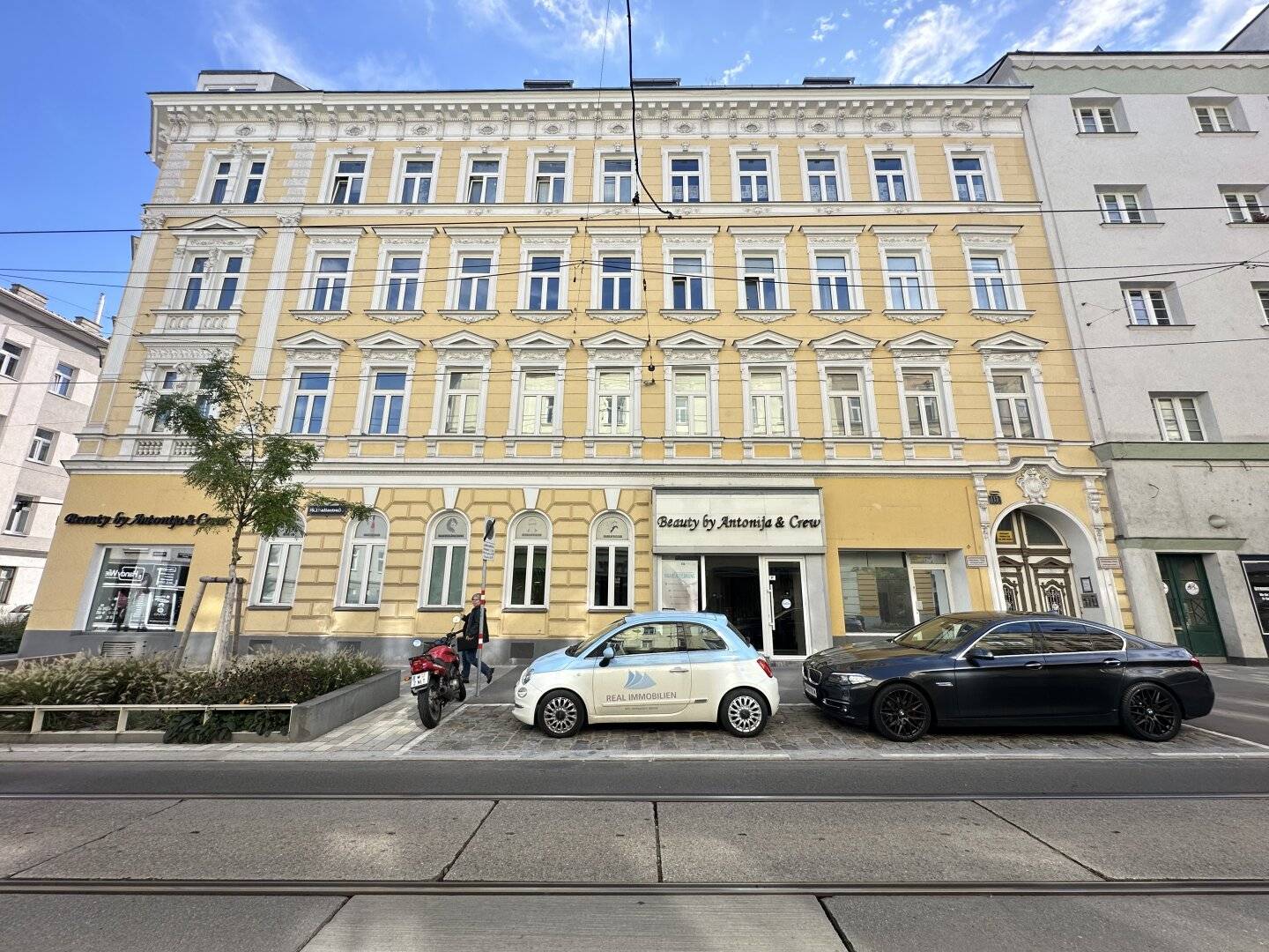 COMMISSION-FREE - Spacious 4-room apartment with partial underfloor heating and elevator in 1160 Vienna, 115 m² living space
