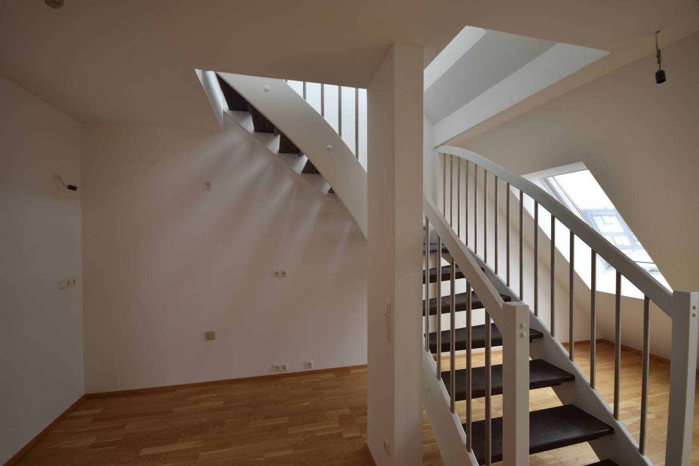 17. BEZIRK - Traumhafte 3-Zimmer-Maisonette mit Dachterrasse