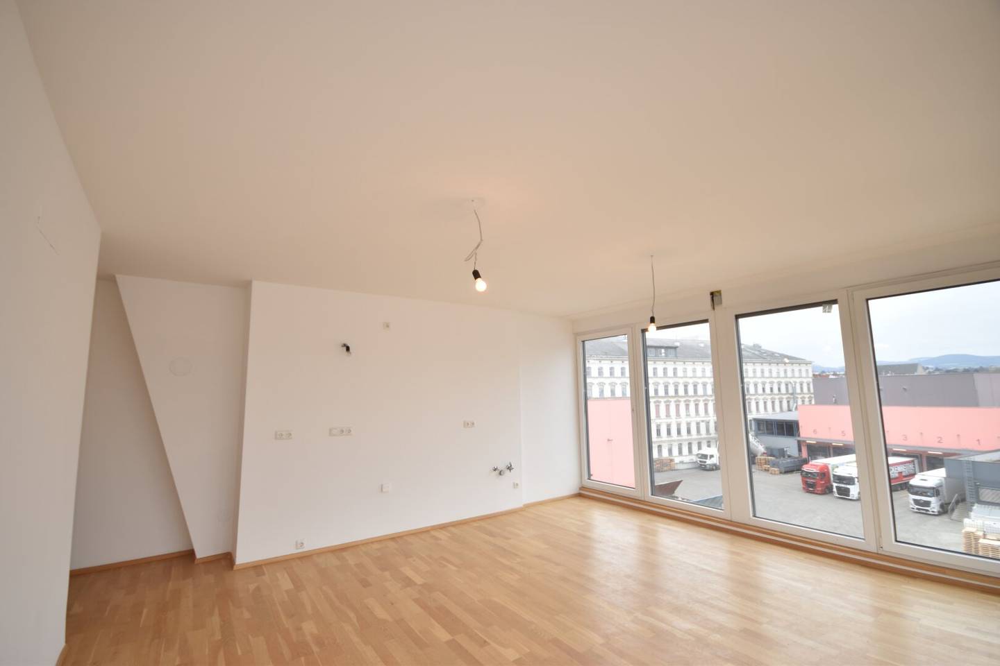 17th District - Living above the roofs of Vienna – Bright maisonette with large roof terrace