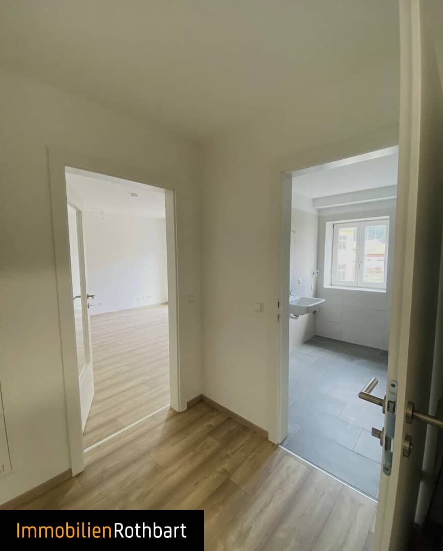 Neuwertige 2-Zi-Wohnung mit Balkon und Parkplatz in Thörl!