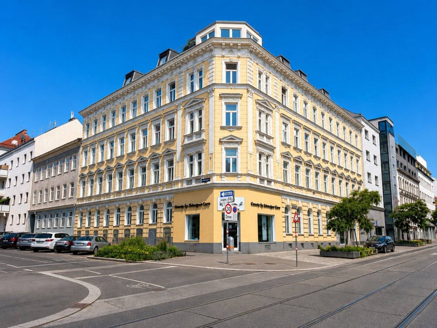 Charming 1-room apartment with elevator in 1160 Vienna, renovation project at a top price