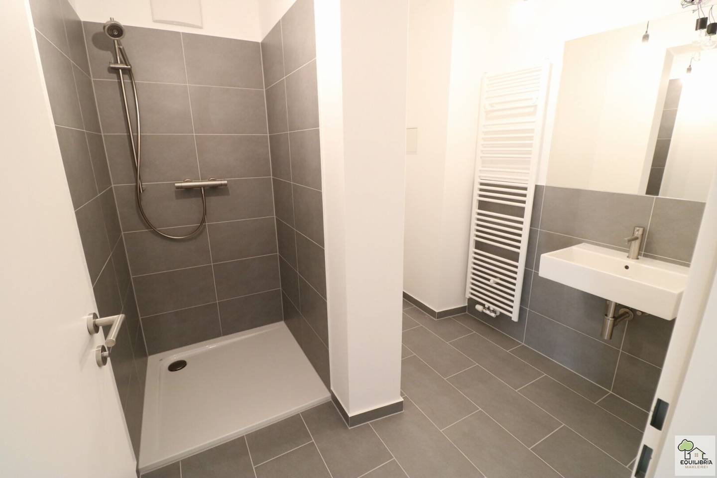 Neuwertige 2-Zimmer Wohnung mit Balkon in 1190 Wien – Top Lage, 54 m²