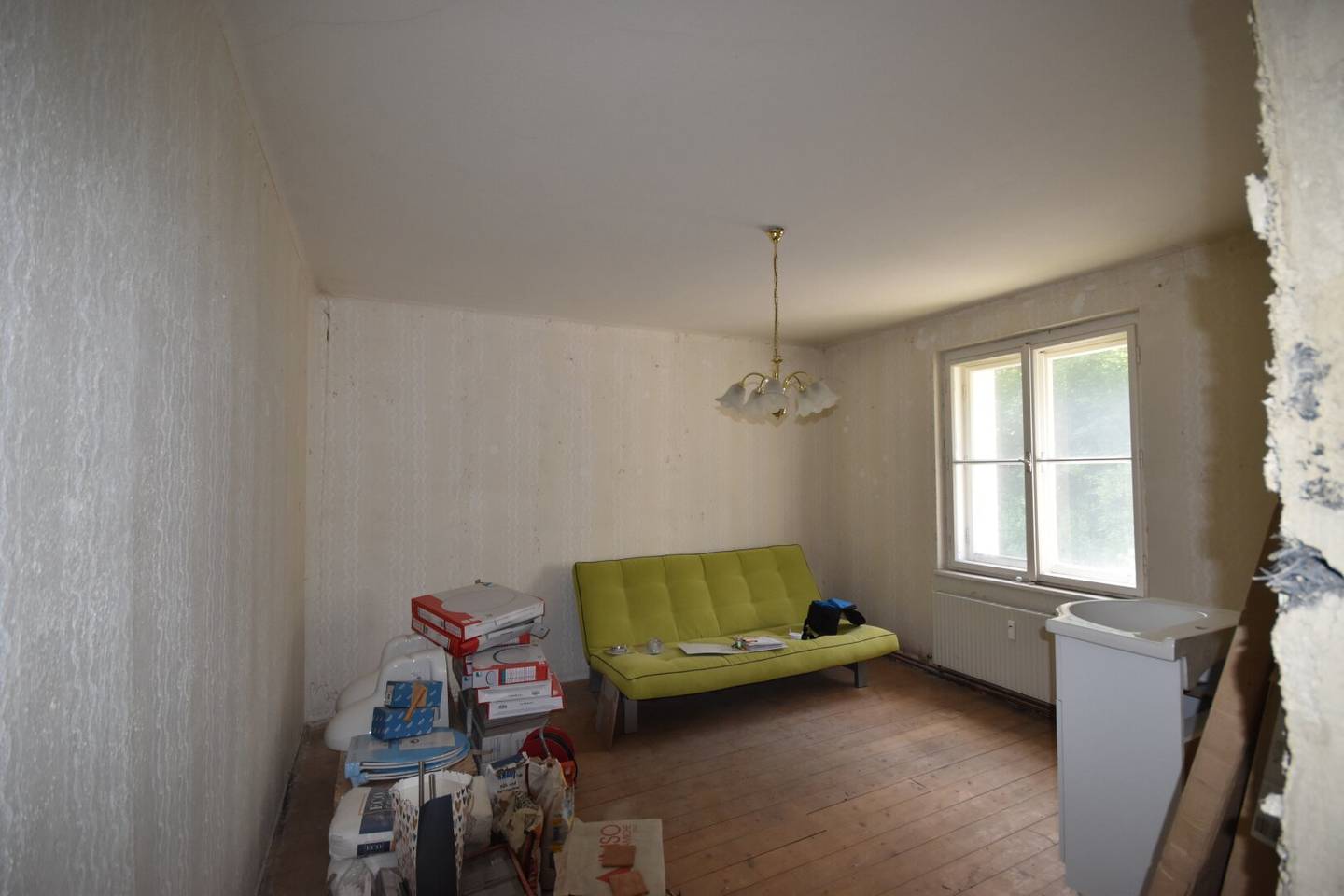 GROSSVEITSCH - Renovierungsbedürftige 2 Zimmer Wohnung im Naturparadies