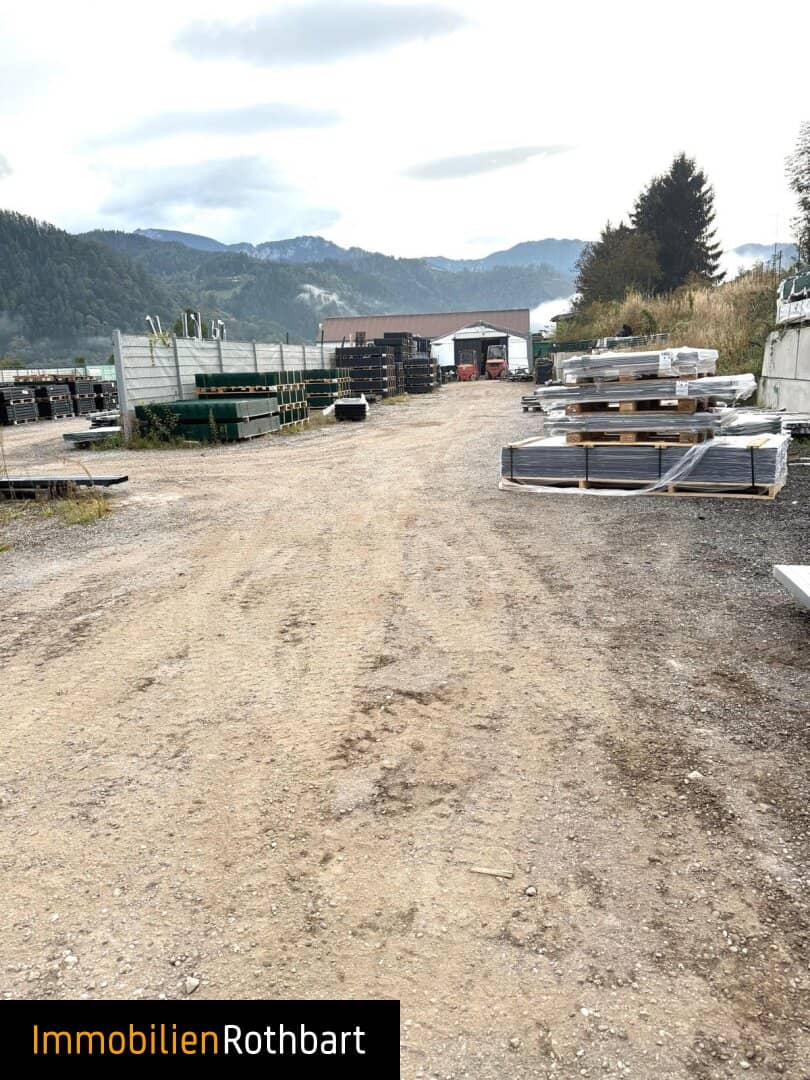 Plot with storage area, containers