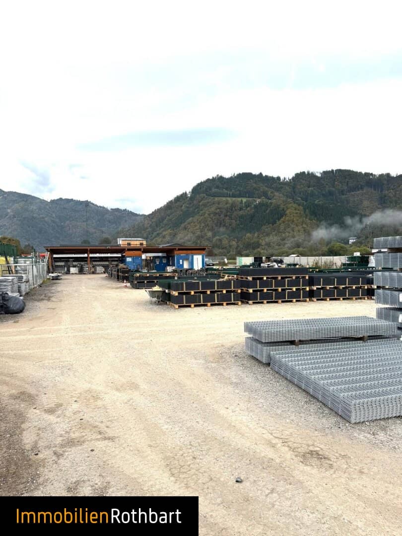 Plot with storage area, containers