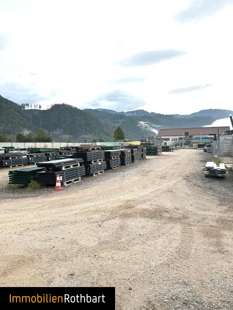 Plot with storage area, containers