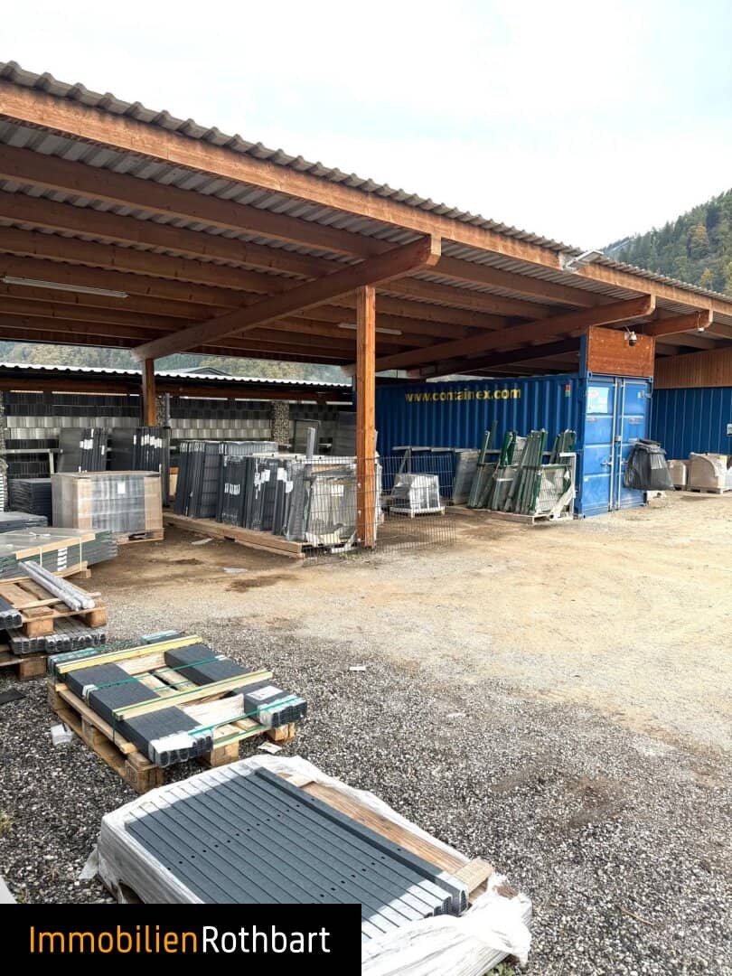 Plot with storage area, containers