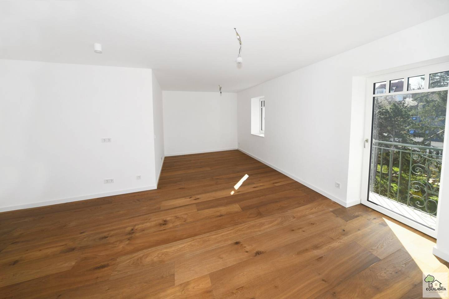 NEUER PREIS!! FERTIGGESTELLT-  SOFORT VERFÜGBAR - Neubau-  Dachgeschosswohnung im historischem Altbau !