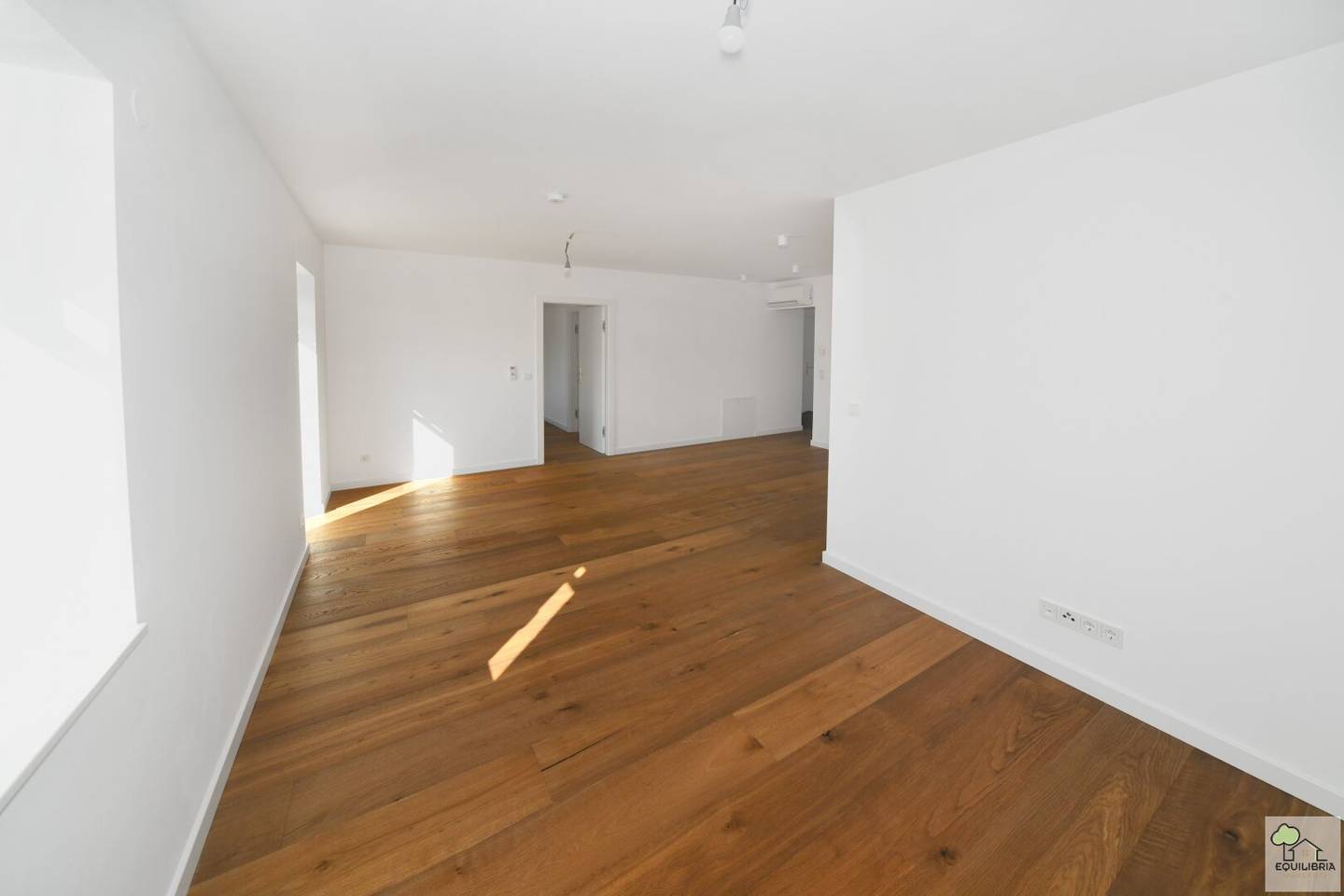 NEUER PREIS!! FERTIGGESTELLT-  SOFORT VERFÜGBAR - Neubau-  Dachgeschosswohnung im historischem Altbau !