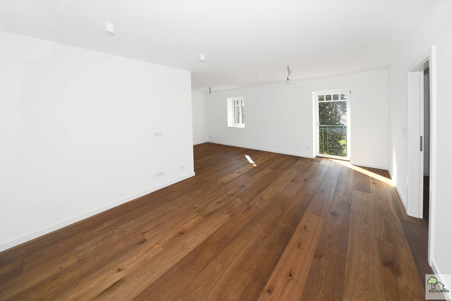 NEUER PREIS!! FERTIGGESTELLT-  SOFORT VERFÜGBAR - Neubau-  Dachgeschosswohnung im historischem Altbau !