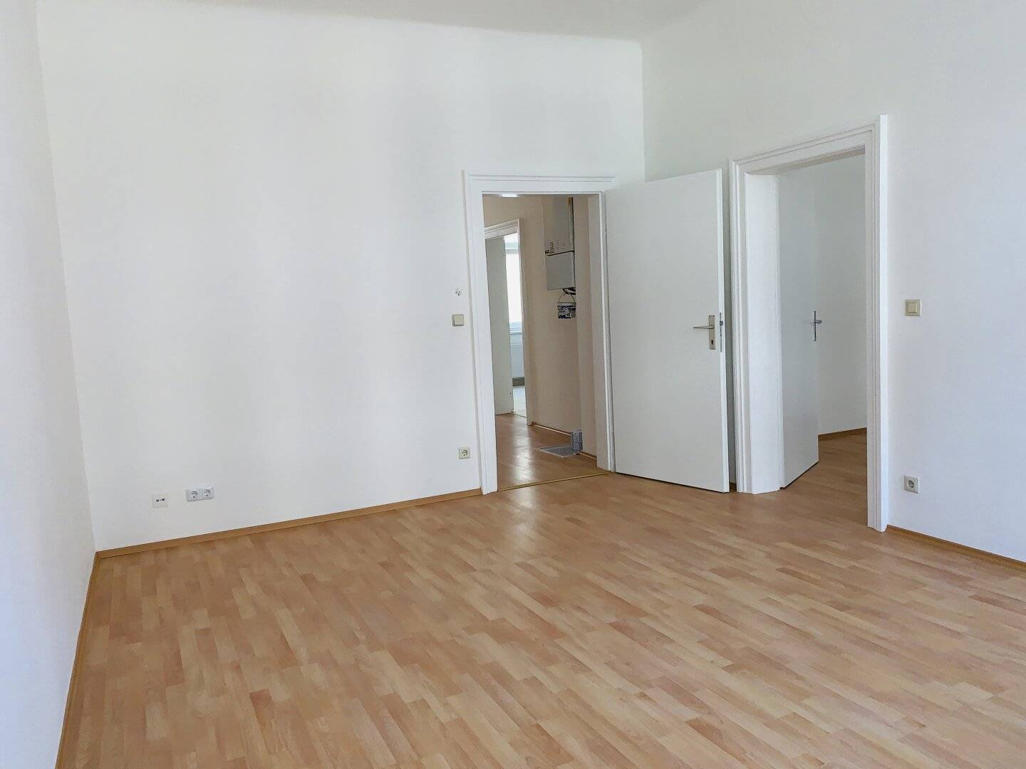 Charmante 2-Zimmer Wohnung in 1160 Wien, teilsaniert, mit Einbauküche und Aufzug