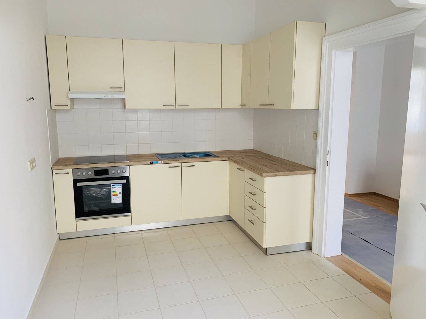 Charmante 2-Zimmer Wohnung in 1160 Wien, teilsaniert, mit Einbauküche und Aufzug