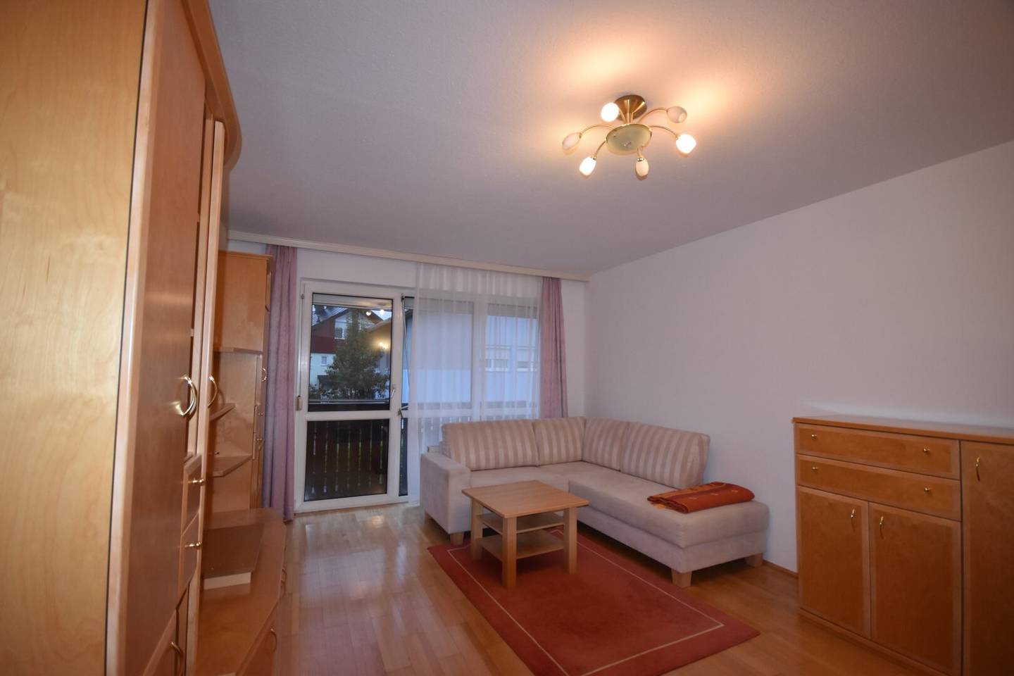 EUGENDORF - Geräumiges und möbliertes 2 Zimmer Apartment mit Balkon