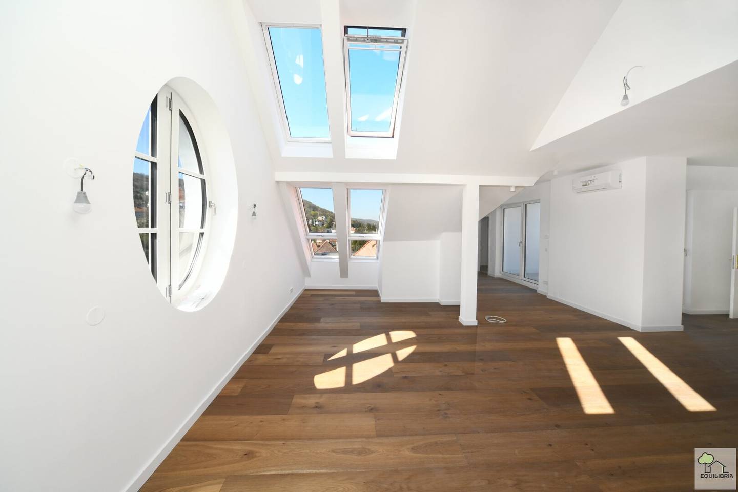NEUER PREIS !! Gewinner des Klosterneuburger Stadtbildpreis 2024 ! - Neubau- Fertiggestellt -Bezugsfertig - Dachgeschosswohnung im historischem Altbau!