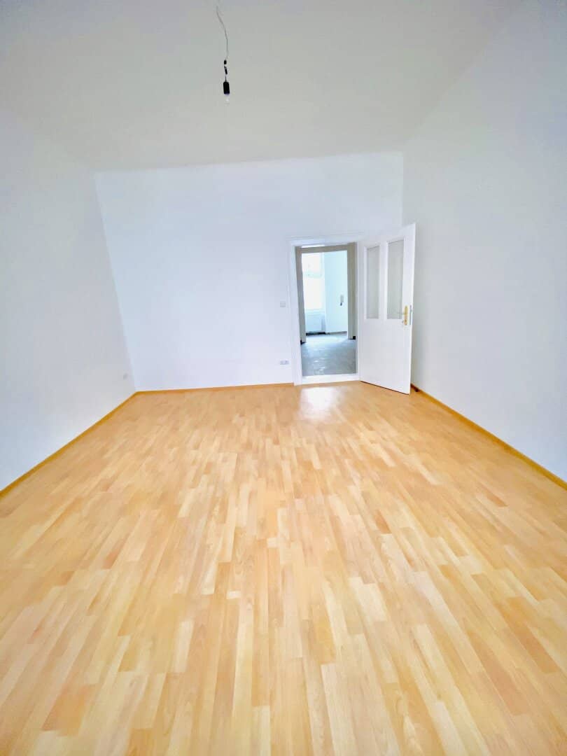 Modern 1-room/study apartment with fitted kitchen and elevator in 1160 Vienna €199,000