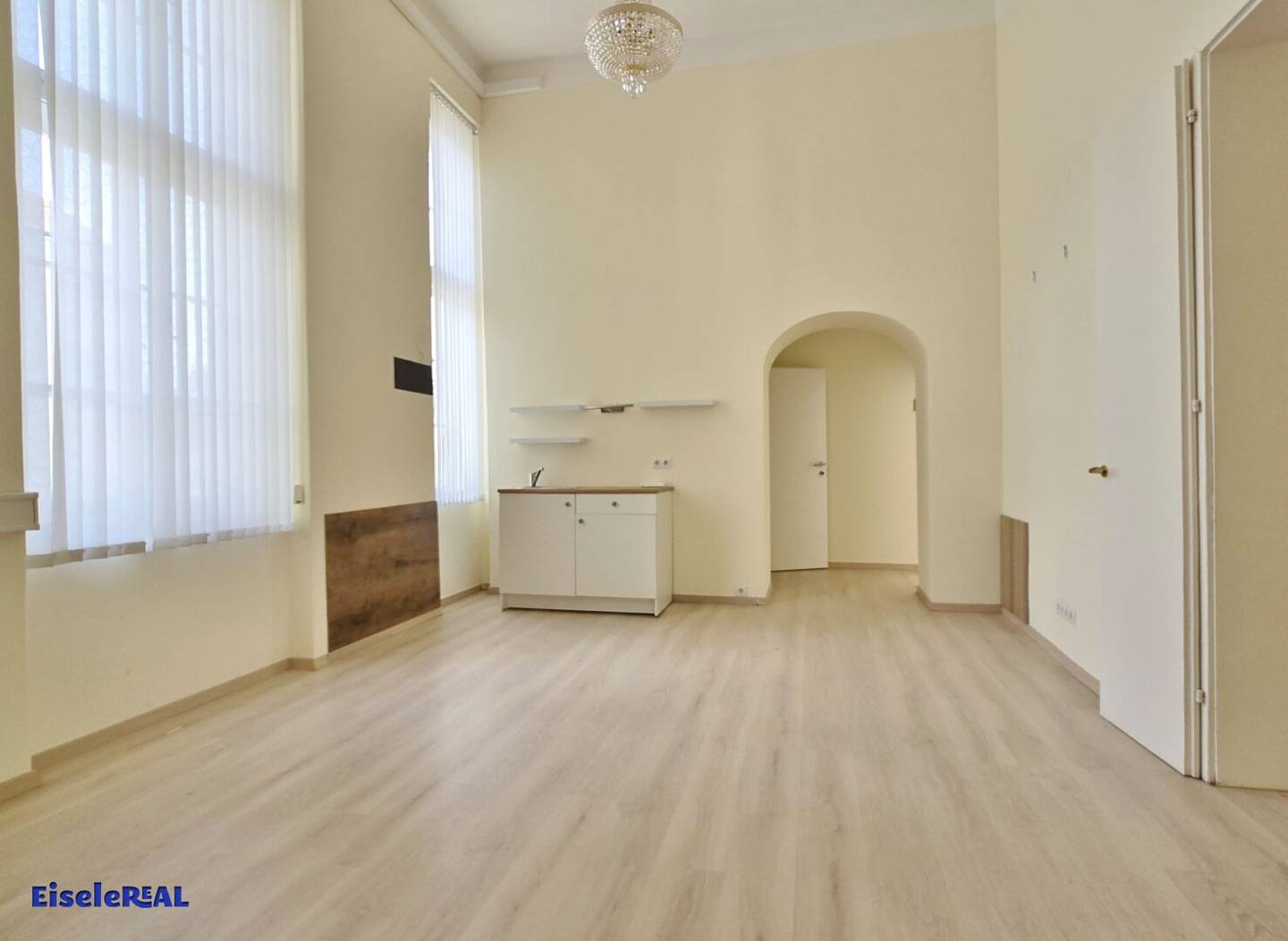 Exclusive office very representative plus heating