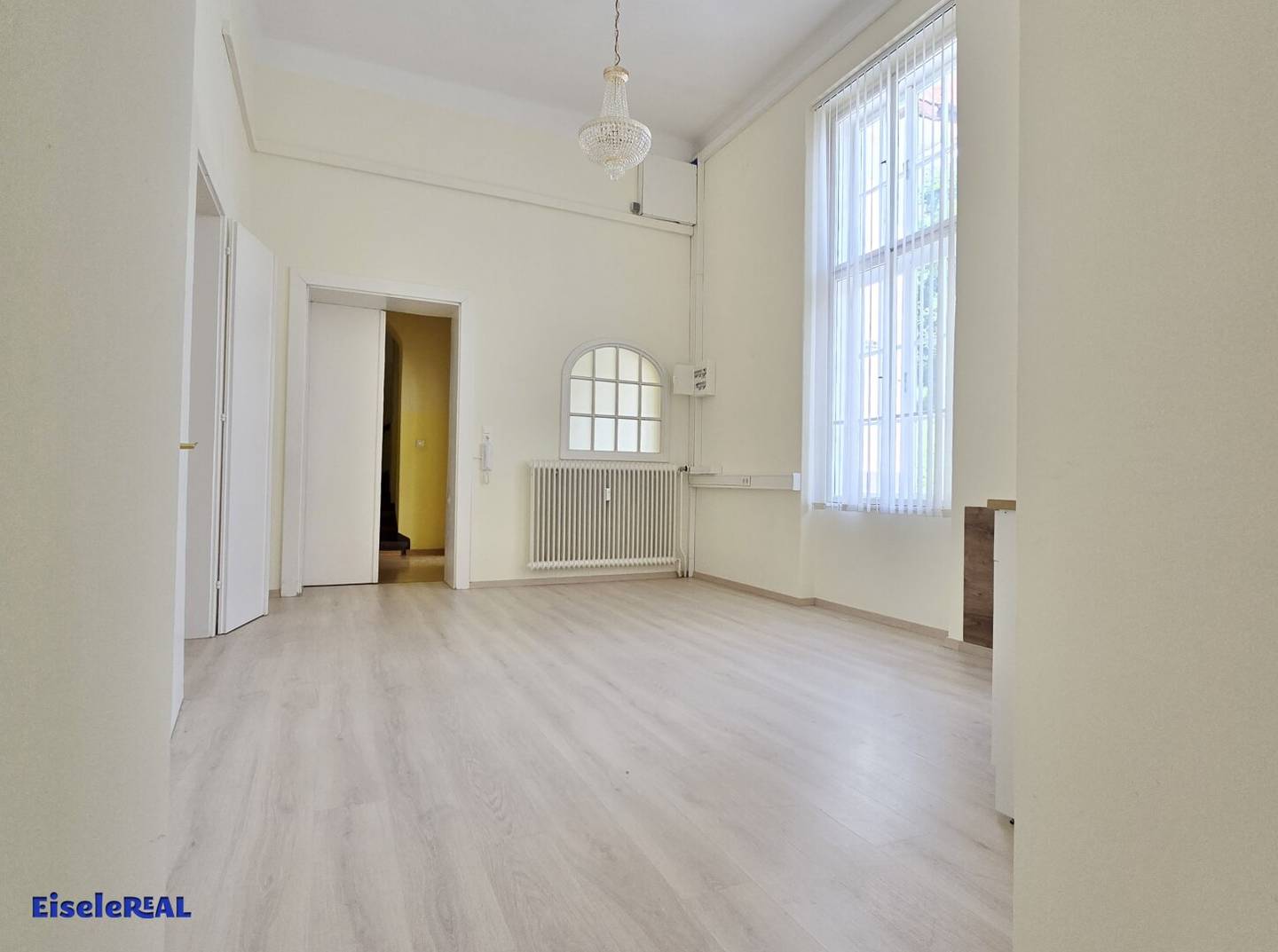 Exclusive office very representative plus heating