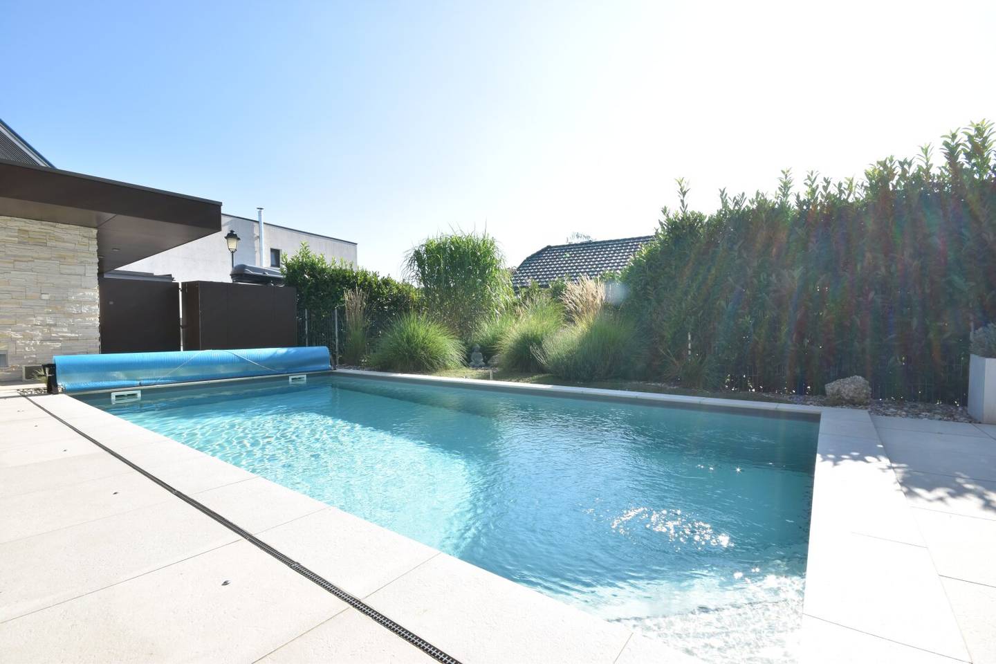 Modernes PASSIV-HAUS mit Pool- und Gartenparadies im 3-Seen-Gebiet