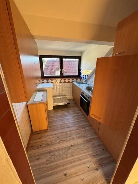 GRÖDIG - Spacious 2.5-room apartment in the attic with car parking space