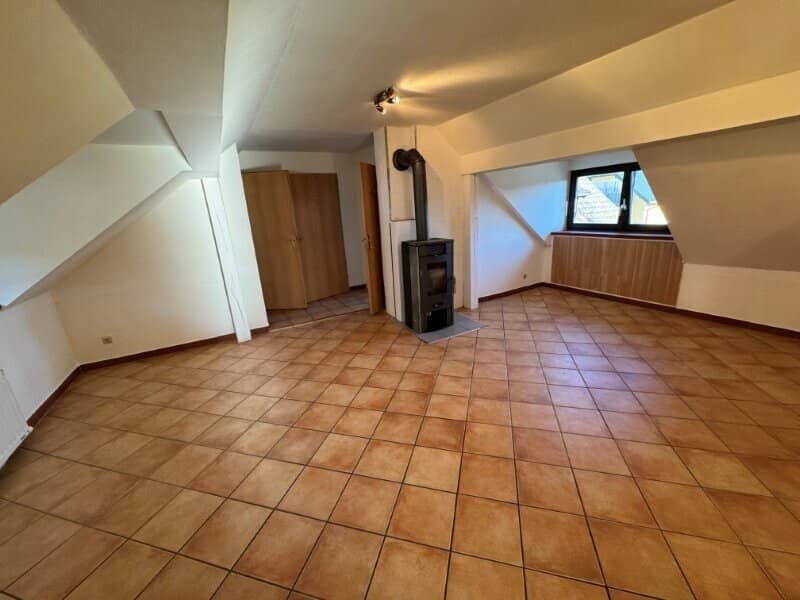 GRÖDIG - Spacious 2.5-room apartment in the attic with car parking space