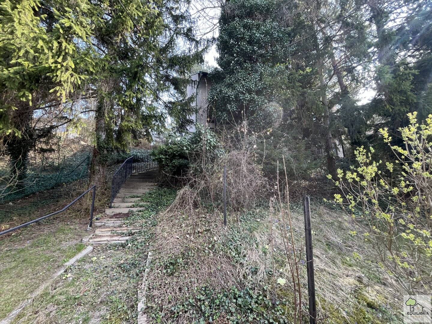 Großzügiges Baugrundstück 1421m² mit Altbestand in Klosterneuburg – Ihr Traum vom Eigenheim!
