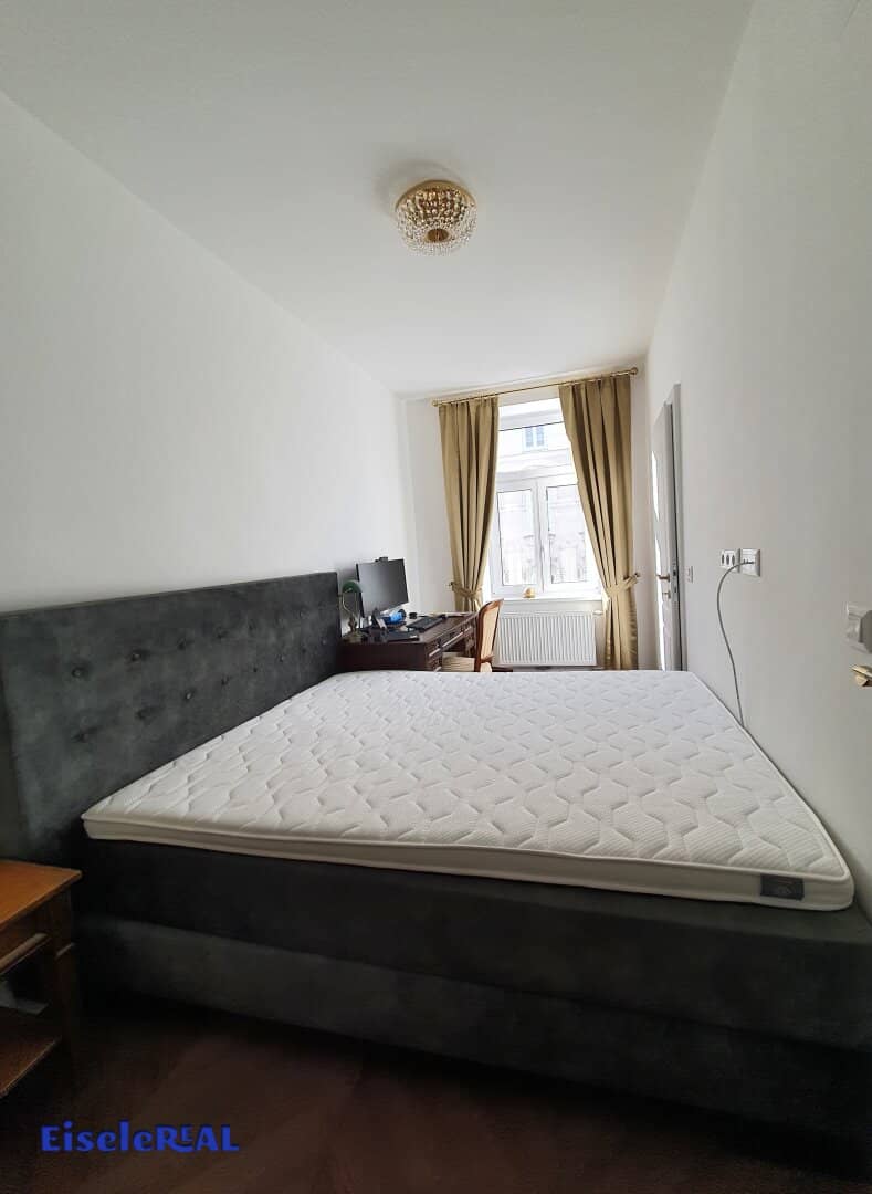 Old building charm: comfortable living in a central location