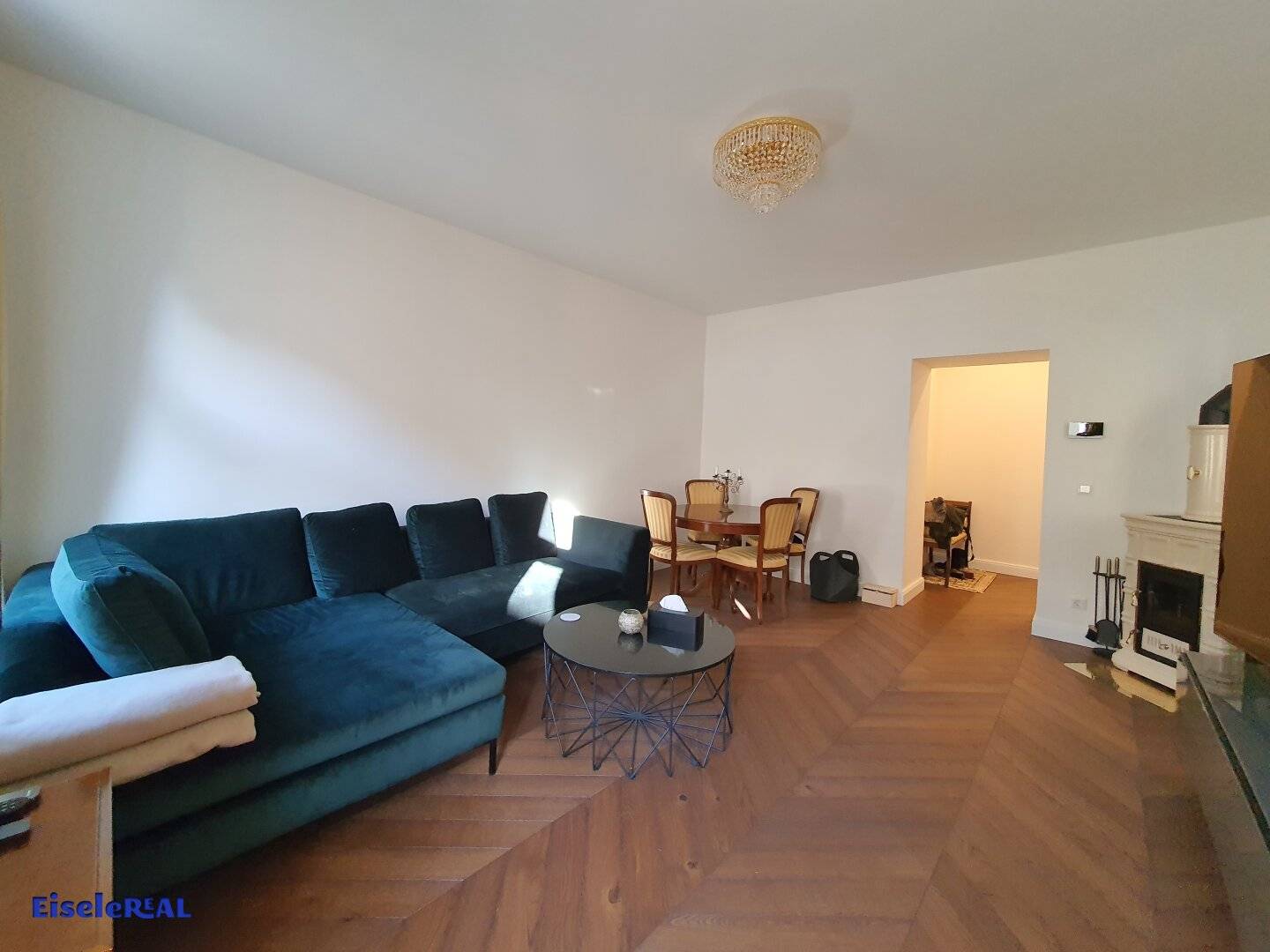 Old building charm: comfortable living in a central location