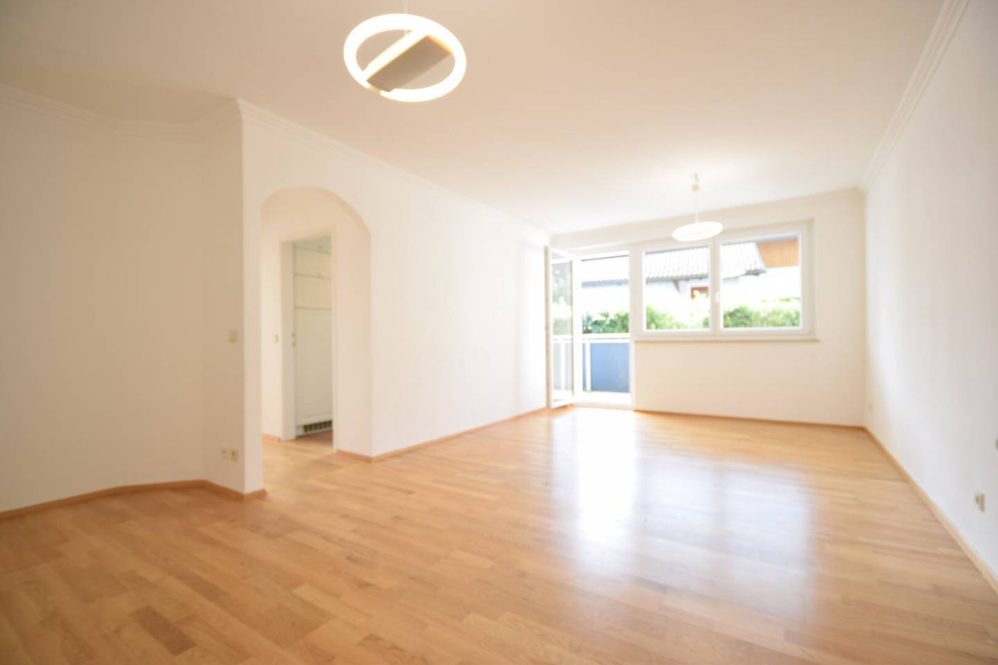 OBERNDORF - Gediegene 3 Zimmer Wohnung mit Balkon und Gartennutzung