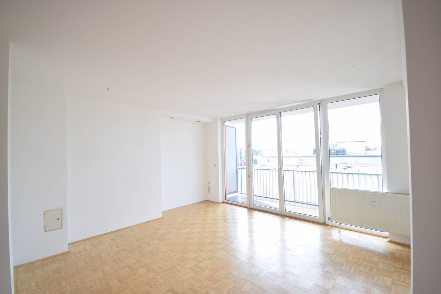 ITZLING - Sunny apartment with balcony and underground parking space