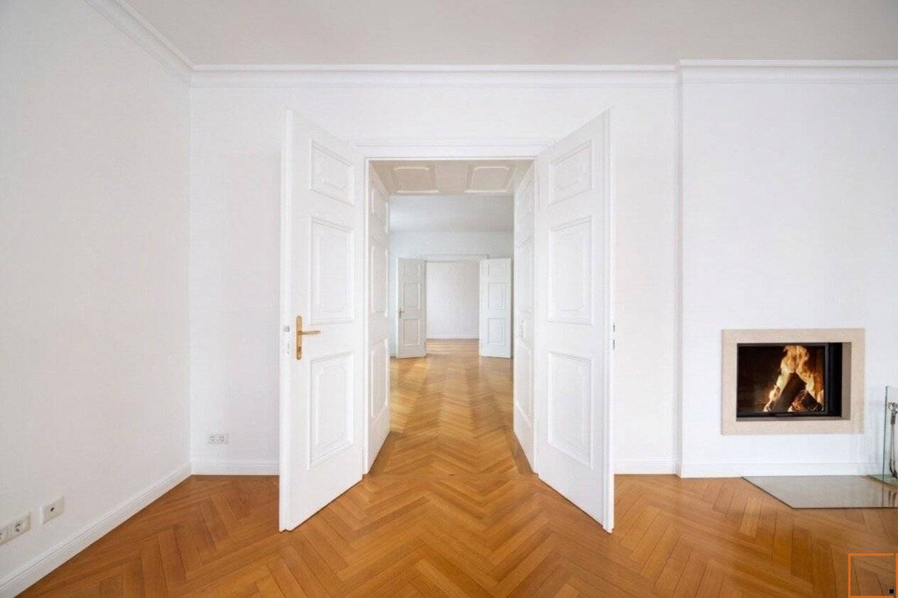 WIENER KLASSIK IM GÖTTWEIGERHOF: Beautiful old building office with a 70 m² meeting room
?