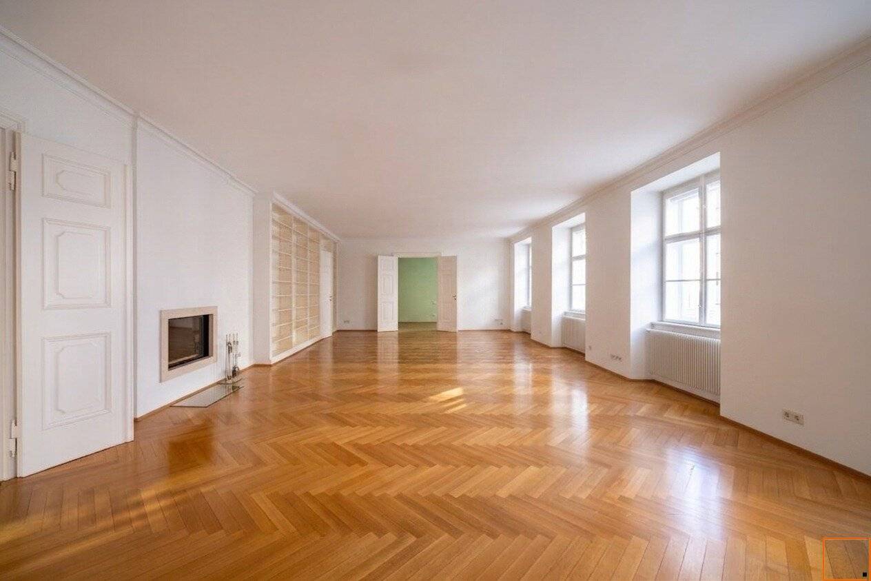 WIENER KLASSIK IM GÖTTWEIGERHOF: Beautiful old building office with a 70 m² meeting room
?