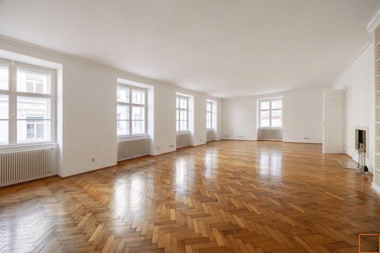 WIENER KLASSIK IM GÖTTWEIGERHOF: Beautiful old building office with a 70 m² meeting room
?